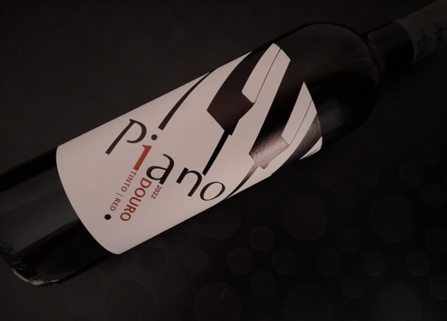 Piano Tinto 2022, from Douro